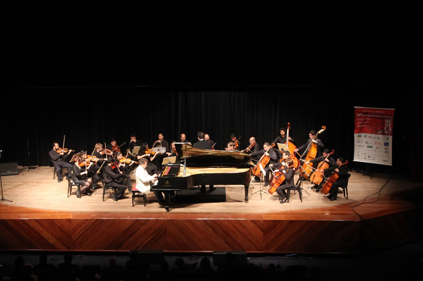 Concerto Plaenge - O pianista Marco Antonio de Almeida, em parceria com a Camerata do 32° Festival